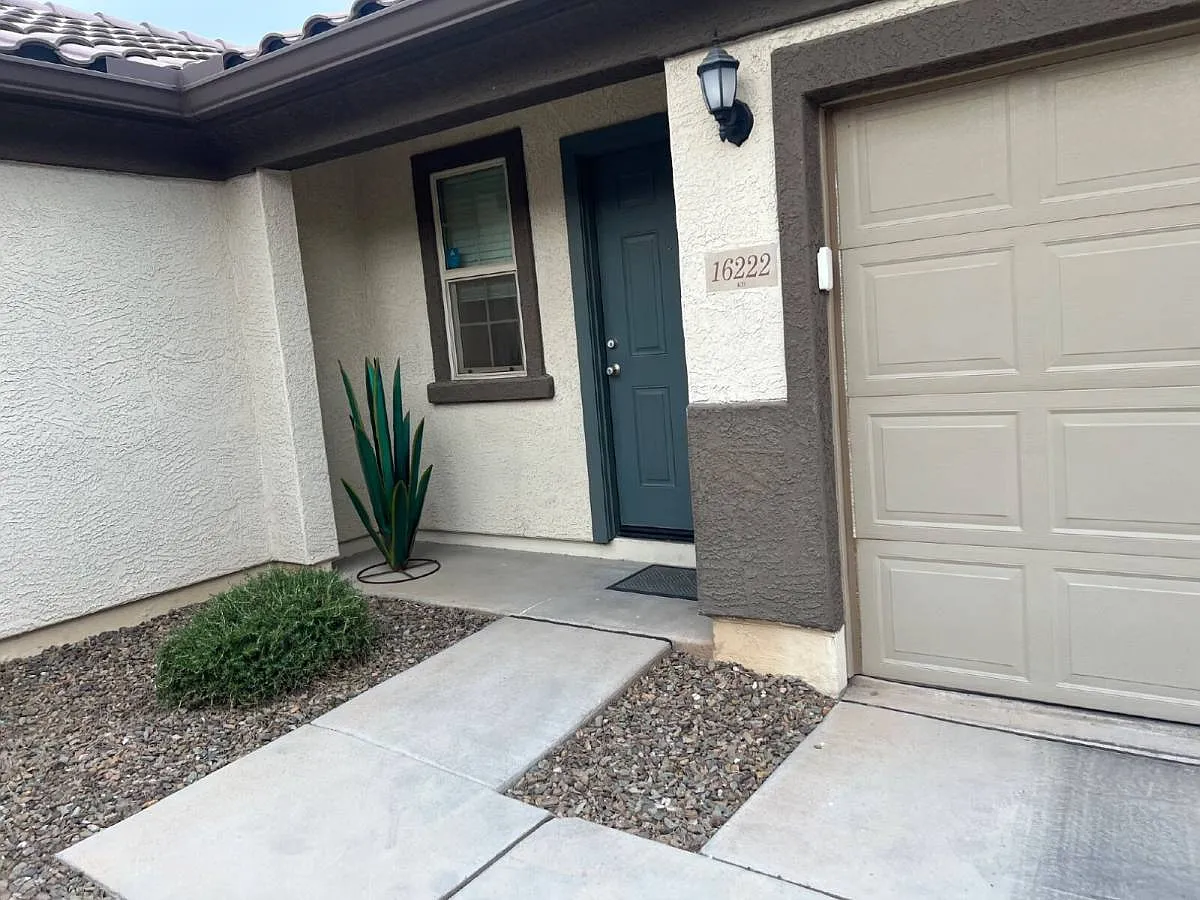 Building Photo - 16222 W La Ventilla Way