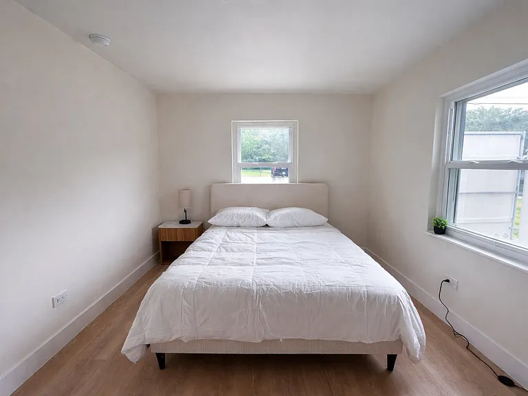 4396 SW 25th Ter #1 — Photo 8