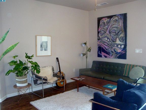5th image of 597 W Glaze Ave
