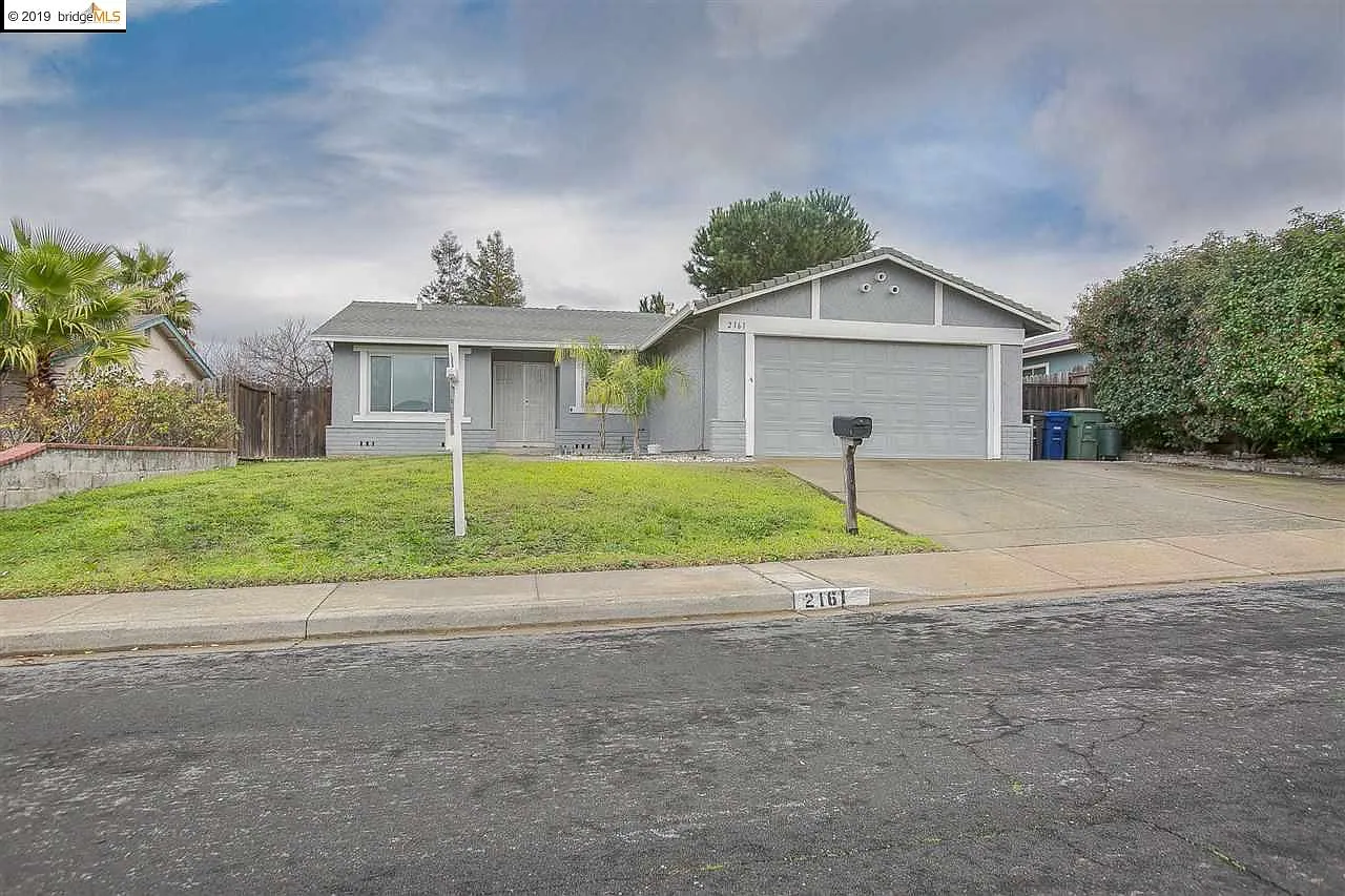 2161 Peachtree Cir photo 1