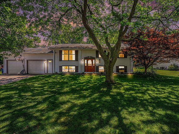2nd image of 157 Brooklane Ave