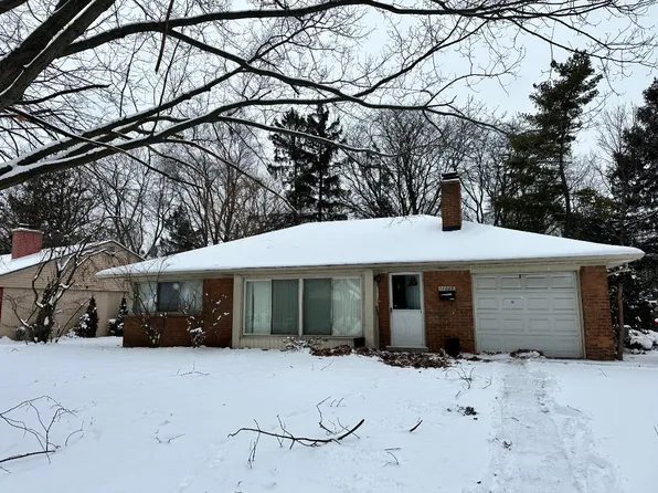 17228 Sunnybrook Dr, Southfield, MI 48076