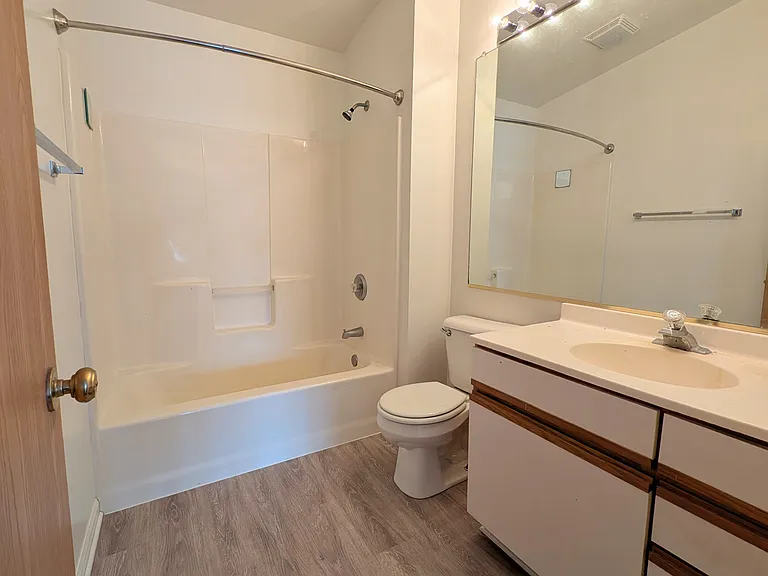 1366 E Dresser Rd — Photo 9
