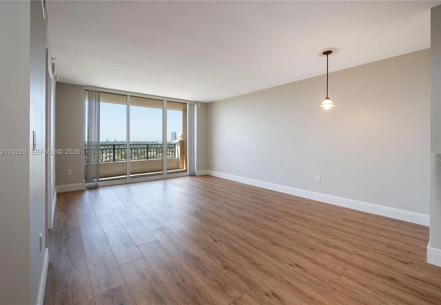 Gables Marquis Condo — Photo 3