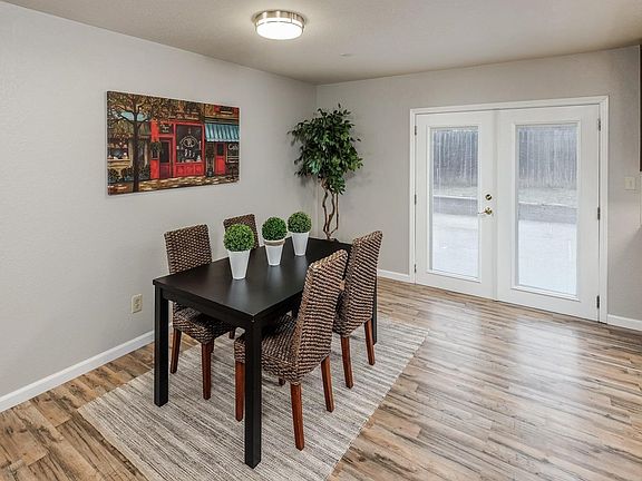 5th image of 3939 Thornhill Dr