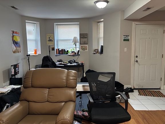 4th image of 621 W Armitage Ave #G