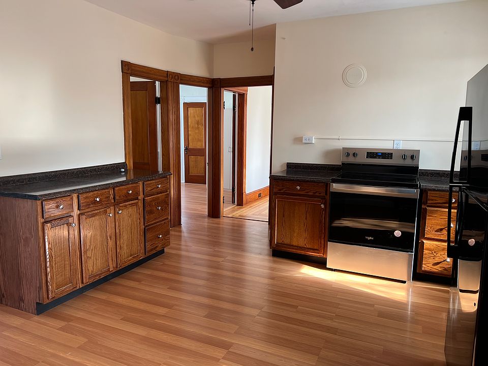 Eat in kitchen