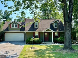6644 Woodland Dr, Spring Grove, PA 17362