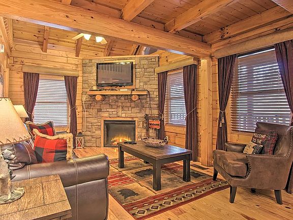 2nd image of 639 Gatlinburg Falls Way