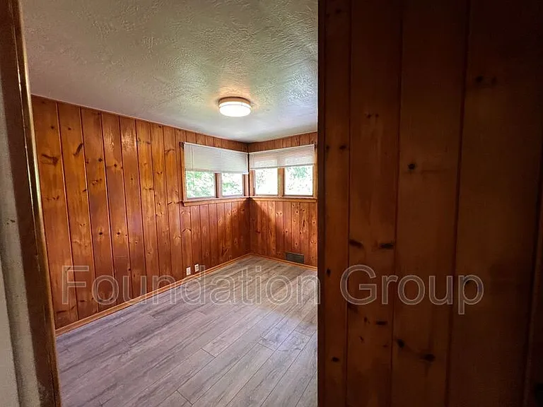 3202 Farragut Ave — Photo 15