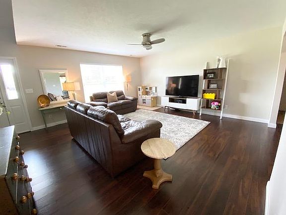 4th image of 342 Cottonwood Ln