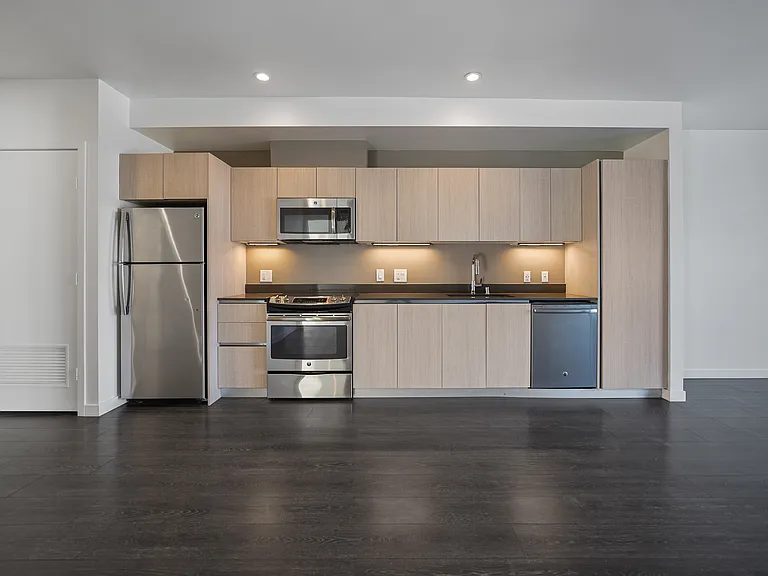 5800 Harold Way — Photo 27