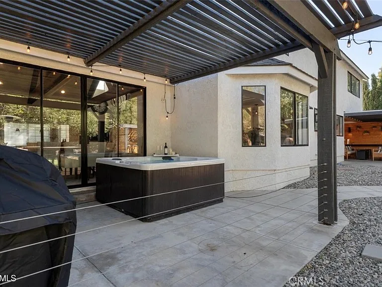 2729 Parton Cir — Photo 32
