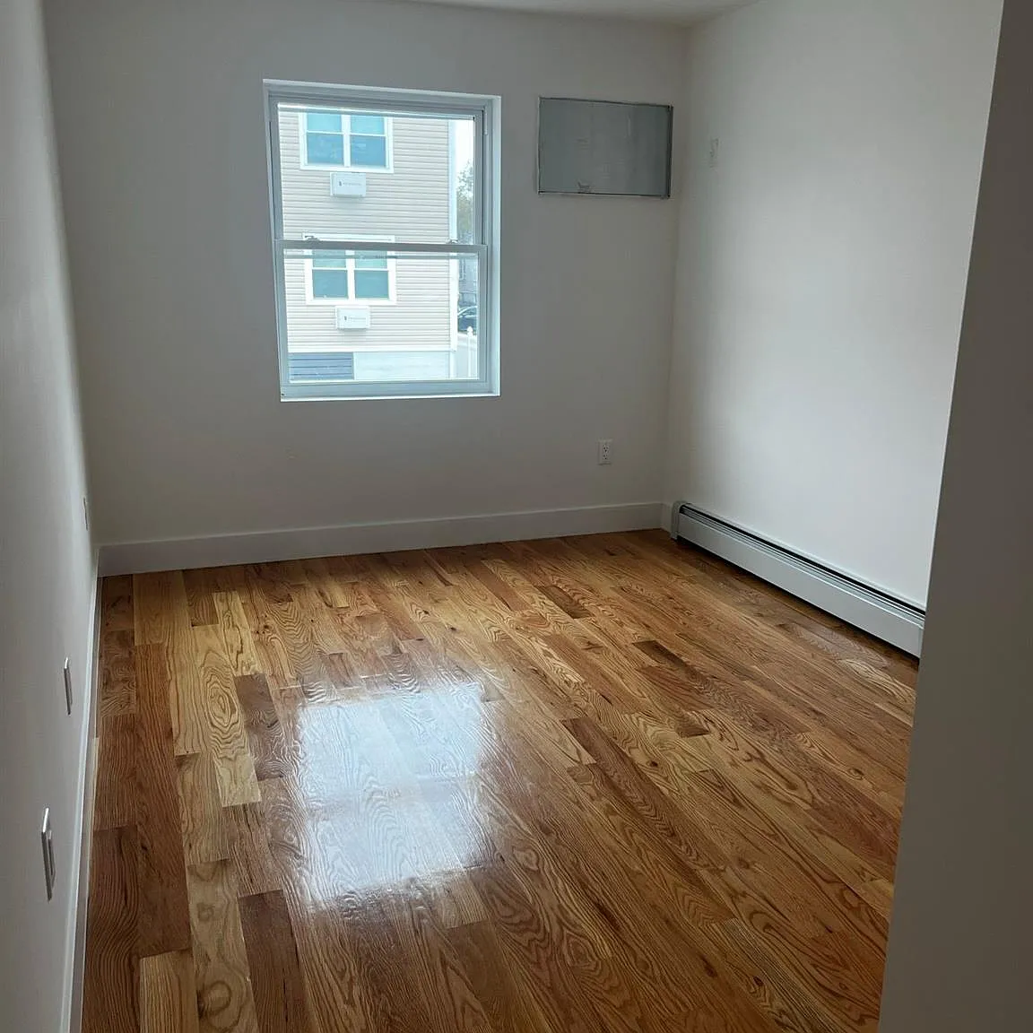 3 bed, 1153 sqft, $3,250 — Photo 2