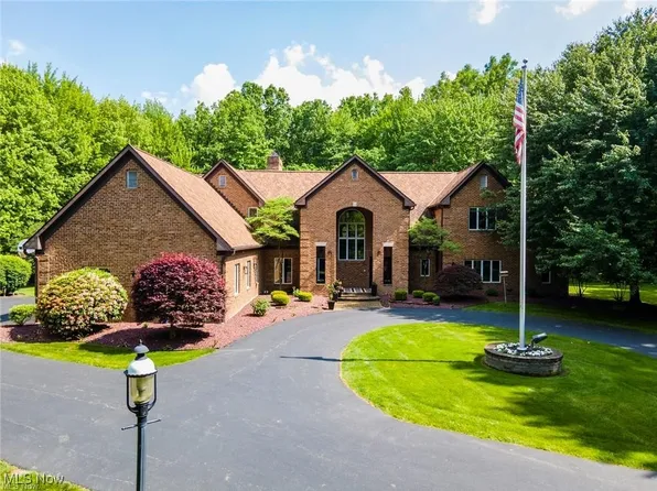 3945 S Canfield Niles Rd, Canfield, OH 44406