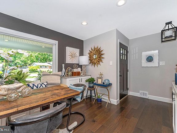 5th image of 14323 Briarwood Ter