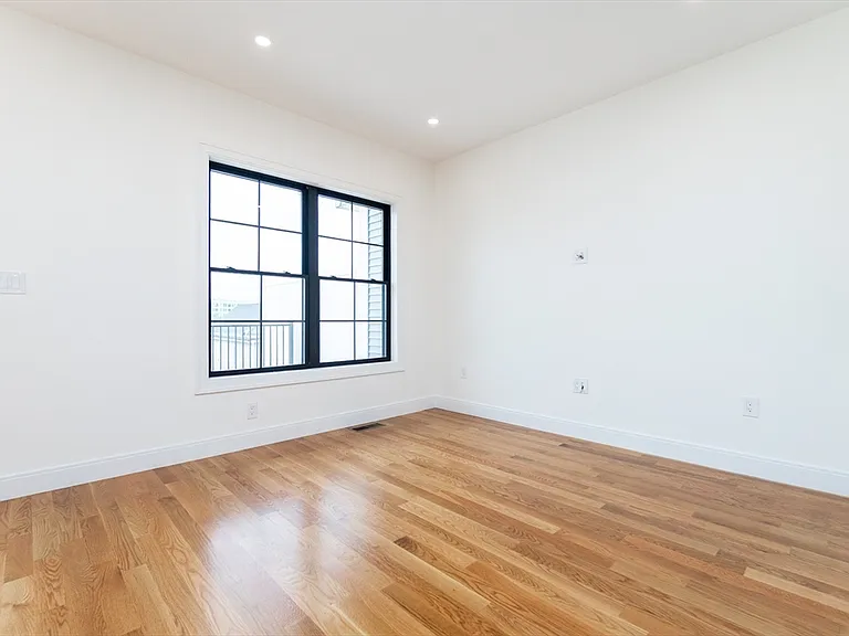 165 Campbell Ave #2 — Photo 28