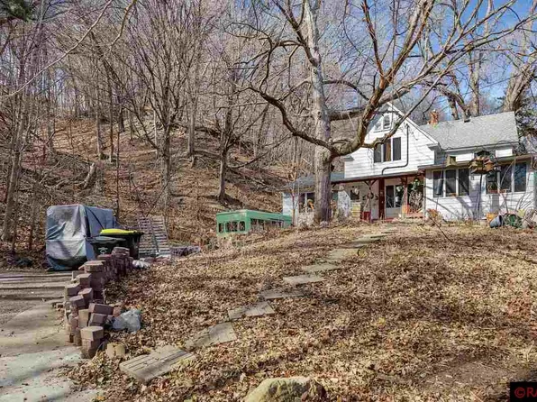 806 Garfield Ave, North Mankato, MN 56003