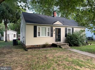 208 Mimosa Ave, Colonial Beach, VA