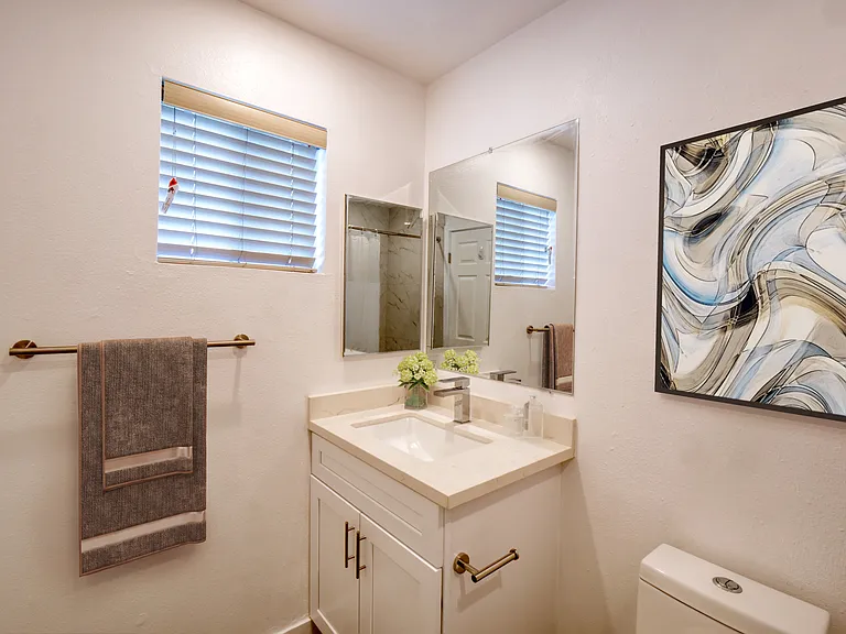 301 North Alvarado Street — Photo 11