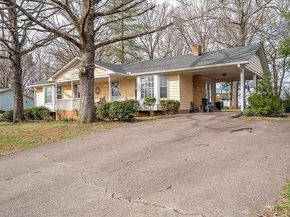 2nd image of 1606 Briarwood Dr