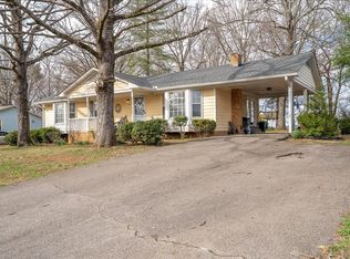 1606 Briarwood Dr, Lawrenceburg, TN 38464