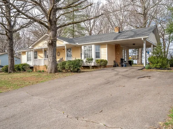 1606 Briarwood Dr, Lawrenceburg, TN 38464