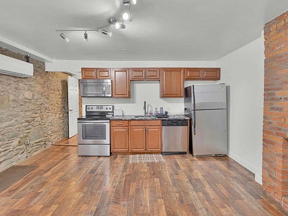 4th image of 1721-1723 Edwards Way