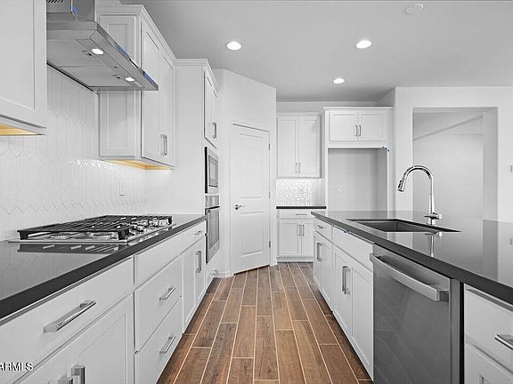 4th image of 8712 W COLTER Street