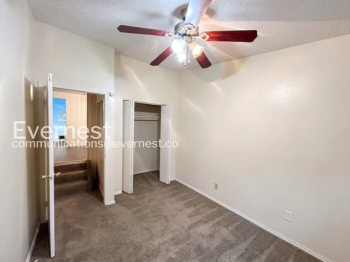 110 1/2 W Cheyenne Rd — Photo 10