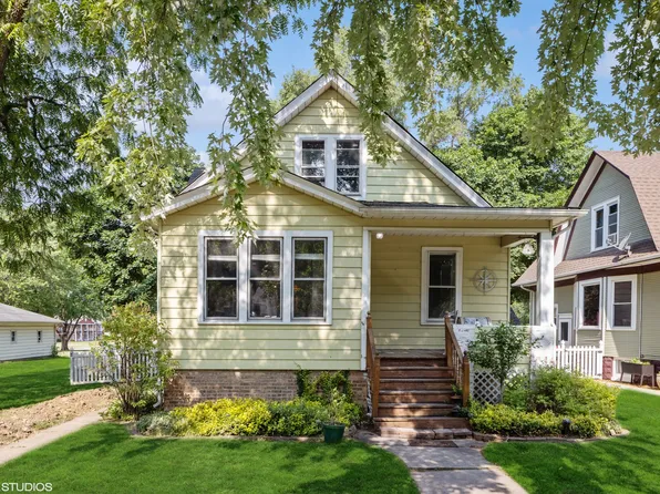 430 Prairie Ave, Beecher, IL 60401