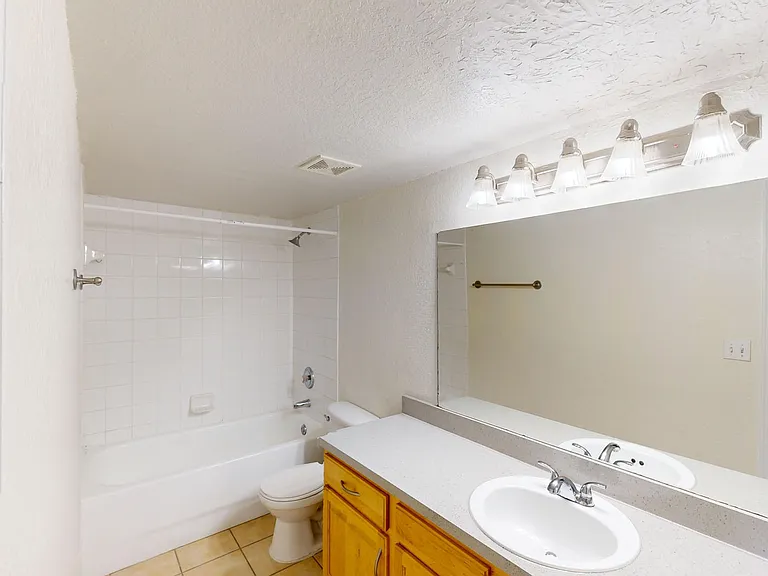 The Breyley Apartments — Photo 43