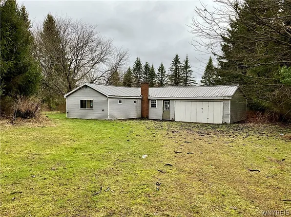 9494 40th Rd, Cattaraugus, NY 14719