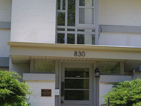 4th image of 825 S 37th Ave APT 2