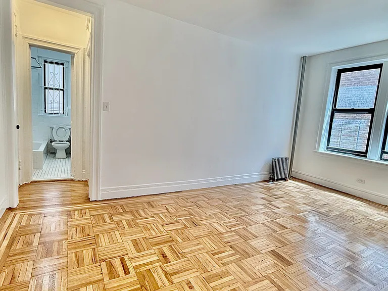 2156 Cruger Ave #3M — Photo 10