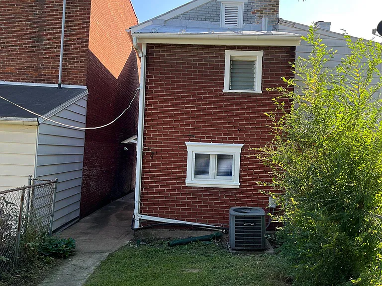 45 E North St — Photo 26