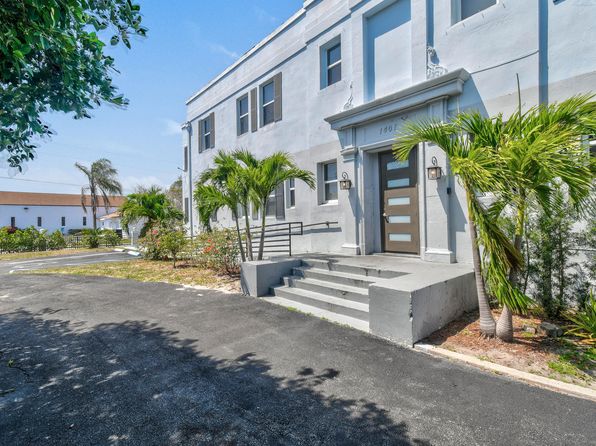 1401 Division Ave #203