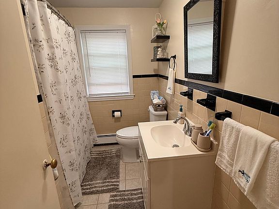 3rd image of 39 Chatham St #2