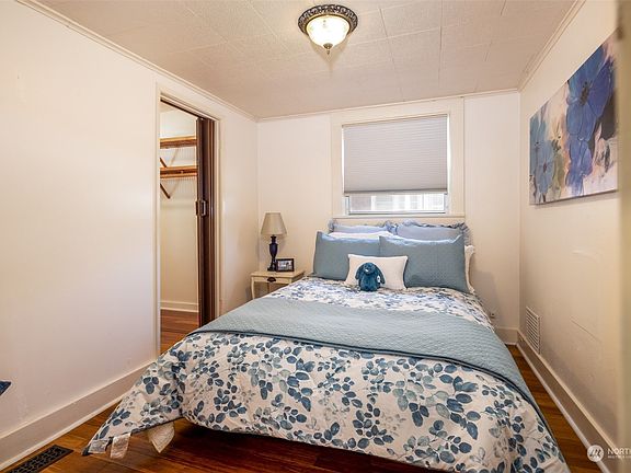 3rd image of 140 4th St