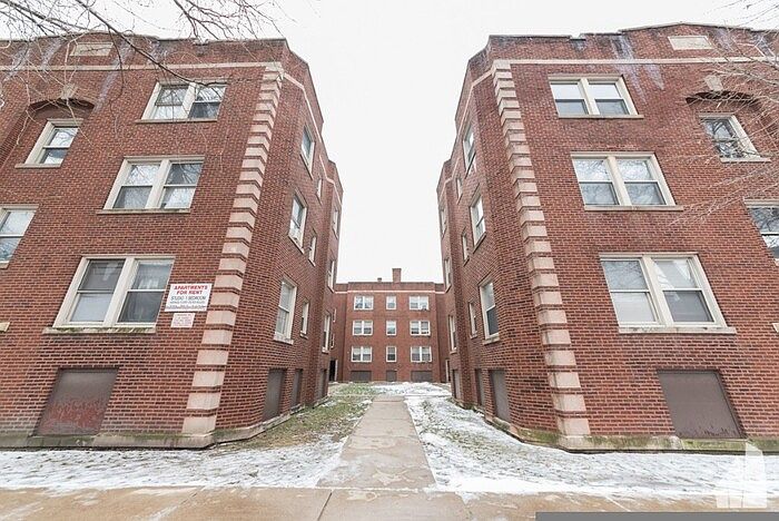1st image of 4025 W Melrose St #29-2W