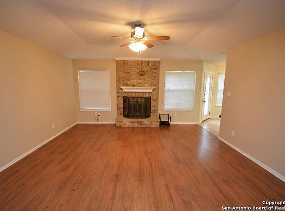 4th image of 1719 Town Oak Dr