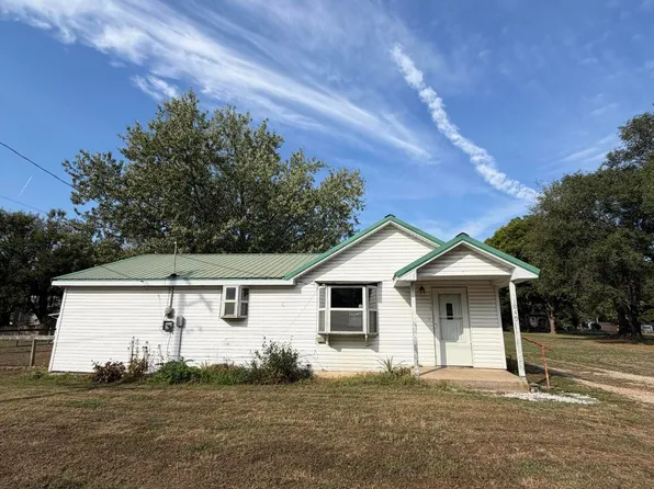1049 S Hudson Avenue, Aurora, MO 65605
