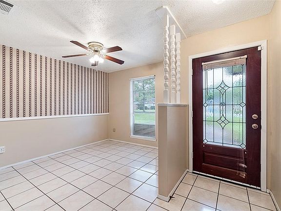 5th image of 3307 Schroeder Ave