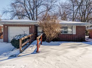 820 Mackow Dr, Toledo, OH 43607