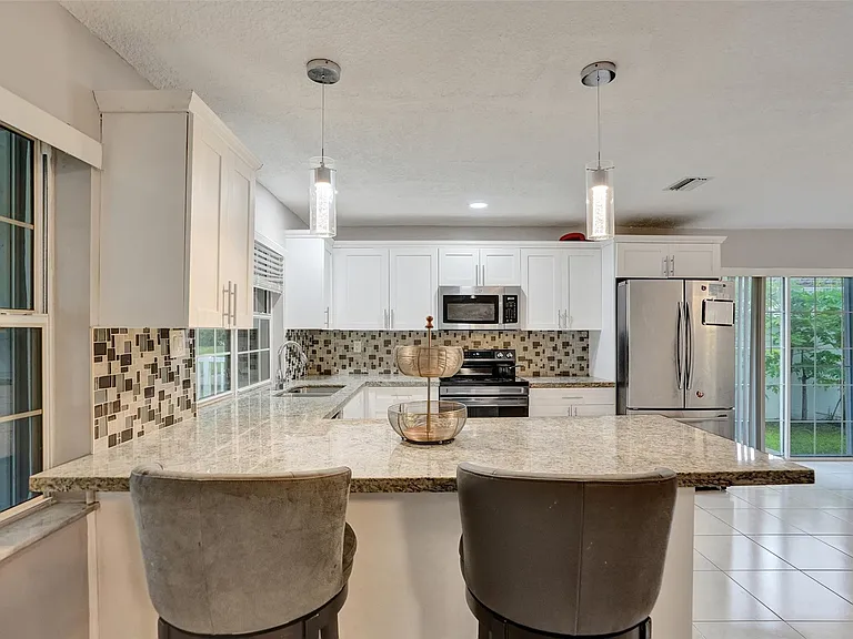 7008 NW 81st St — Photo 23