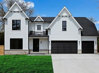 1000 Burton Ter, Glenview, IL 60025