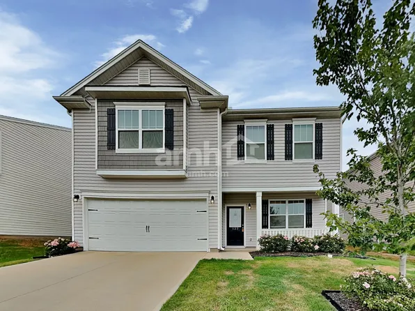 122 Preservation Dr, Greer, SC 29650