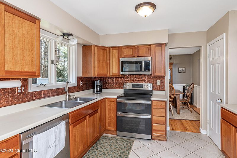 2nd image of 28 Hemlock Drive