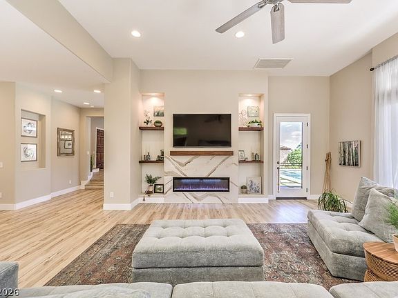 4th image of 26 Plum Hollow Dr