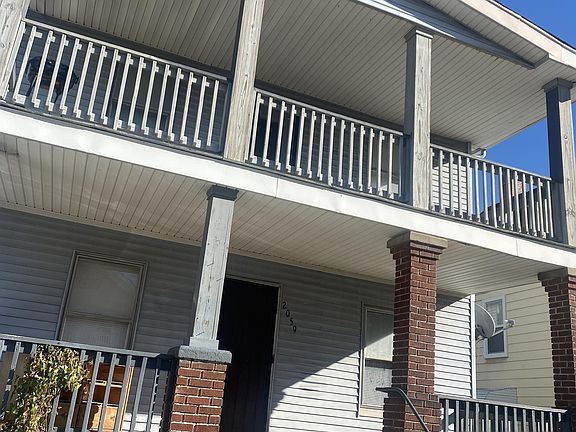 3rd image of 2059 W 105th St APT 1